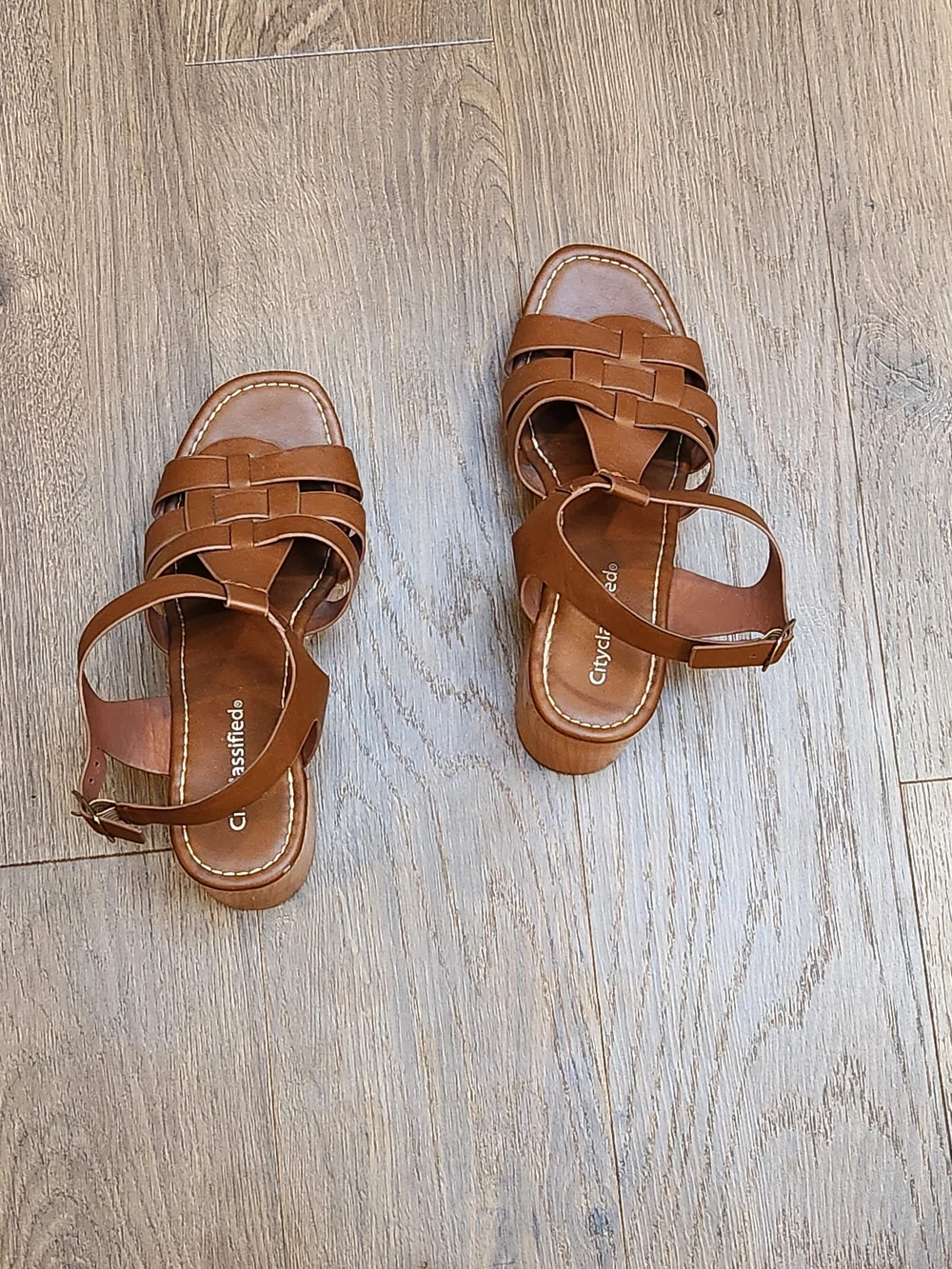City Classified Brown Strappy Platform Block Heel Sandals - Size 6 - EUC